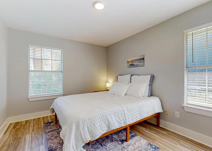 Holiday home Downtown Duplex W/ Fire Pit: 1 Mi To Waterfront *